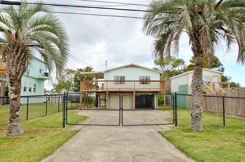 1112 7th St, Dickinson, TX, 77539-2569 | Card Image