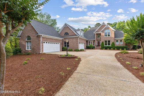 8700 Thornblade Cir, Wilmington, NC, 28411-8300 | Card Image