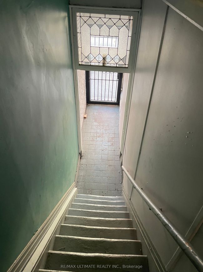 2 - 1275 Bloor St W, Home with 0 bedrooms, 0 bathrooms and null parking in Toronto ON | Image 12