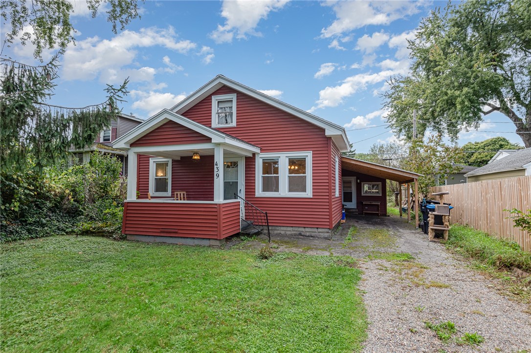 Crossfield Rd, Rochester, NY 14609