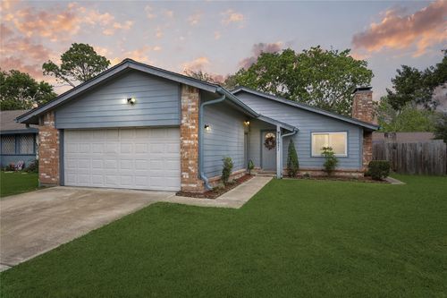 16931 Creek Line Dr, Friendswood, TX, 77546-4201 | Card Image