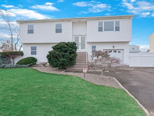 610 Windmill Ave, West Babylon, NY, 11704-4343 | Card Image