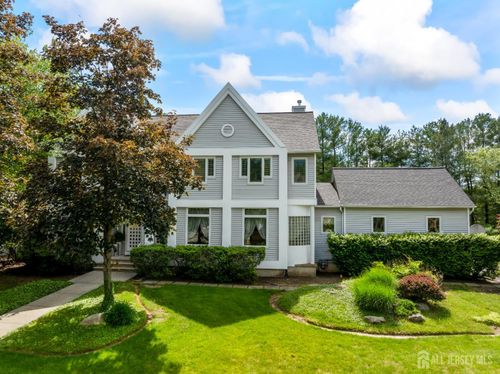 10 Jason Dr, East Brunswick, NJ, 08816-3300 | Card Image
