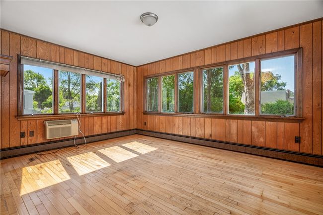 30 Winthrop St, House other with 3 bedrooms, 1 bathrooms and 3 parking in Riverside RI | Image 21