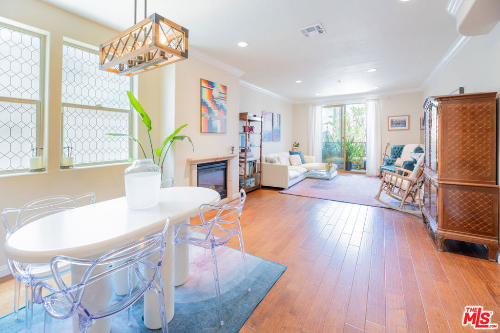 Residential Lease in Valley Village 3