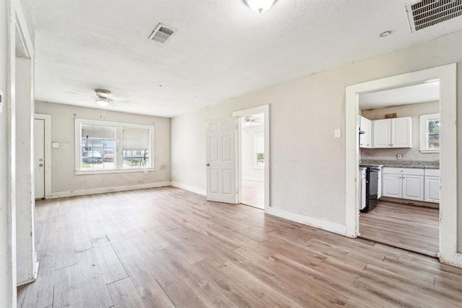 1026 W 5 Th St, House other with 3 bedrooms, 1 bathrooms and null parking in Freeport TX | Image 8
