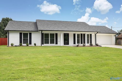 182 Barnstable Ct, Harvest, AL, 35749-8261 | Card Image