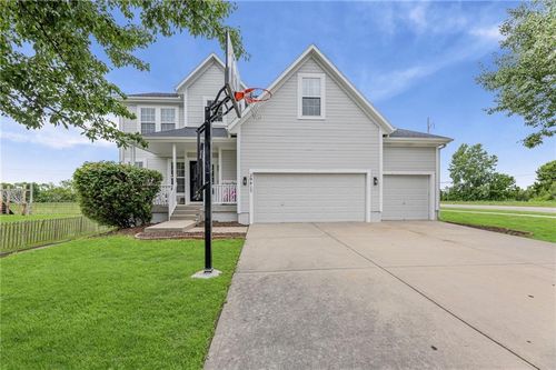 29417 W 186th St, Gardner, KS, 66030-9196 | Card Image