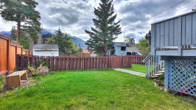 1001 9 Avenue, House other with 4 bedrooms, 2 bathrooms and 4 parking in Canmore AB | Image 32