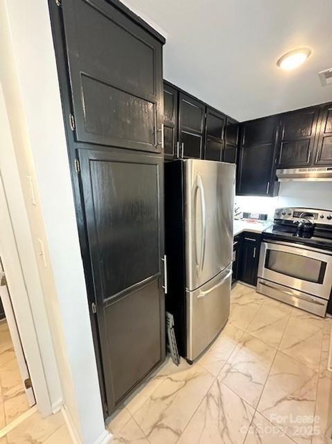 1109 E Morehead St, Condo with 2 bedrooms, 2 bathrooms and null parking in Charlotte NC | Image 8