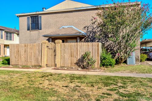 9202 Glen Meadow Ln, Beaumont, TX, 77706-3956 | Card Image