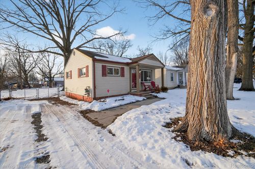 6015 Wilmer St, Westland, MI, 48185-2201 | Card Image