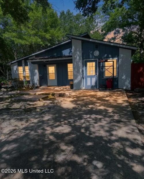 916 E Birch Dr, Gulfport, MS, 39503-5800 | Card Image