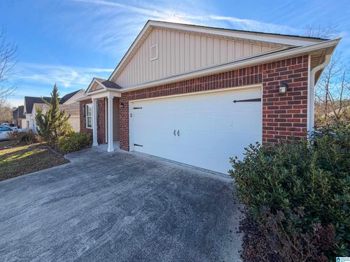 2039 Kerry Cir, CALERA, AL, 35040-5524 | Card Image