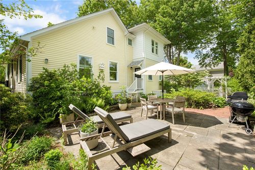 21 2nd St, Barrington, RI, 02806-1849 | Card Image