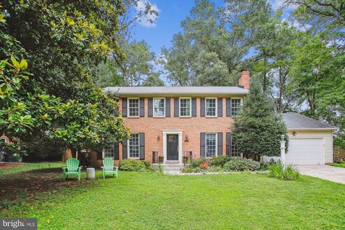 8231 Crown Court Rd, ALEXANDRIA, VA, 22308-1524 | Card Image