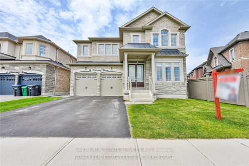 4 Cloncurry St, Brampton, ON, L6P4G3 | Card Image