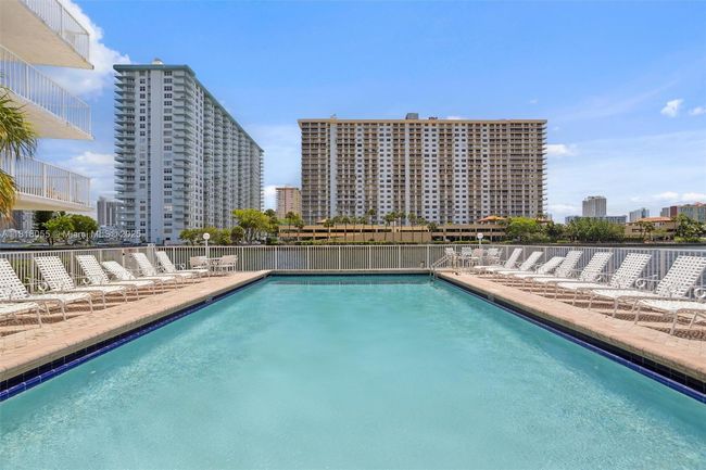 APT-108 - 4000 Ne 170 Th St, Condo with 3 bedrooms, 2 bathrooms and null parking in North Miami Beach FL | Image 25
