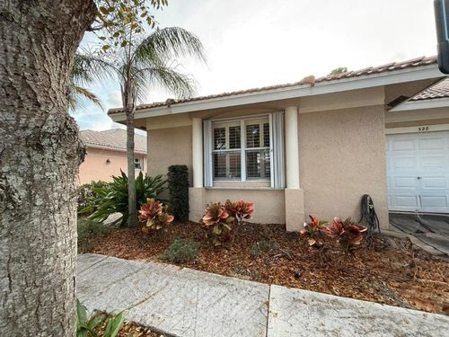 328 W Coral Trace Cir, Delray Beach, FL, 33445-3602 | Card Image