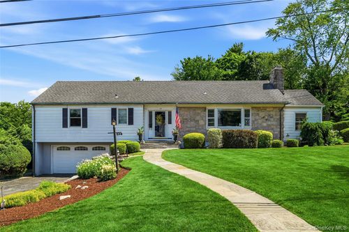 42 Upland Street, Rye Town, NY, 10573 | Card Image