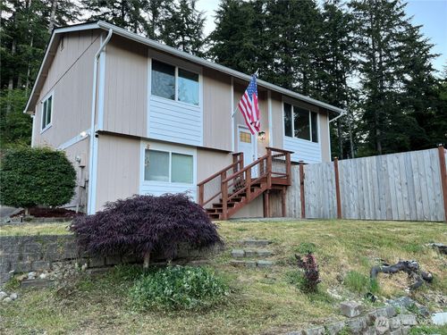 10 Ne Anchor Ct, Belfair, WA, 98528-9240 | Card Image