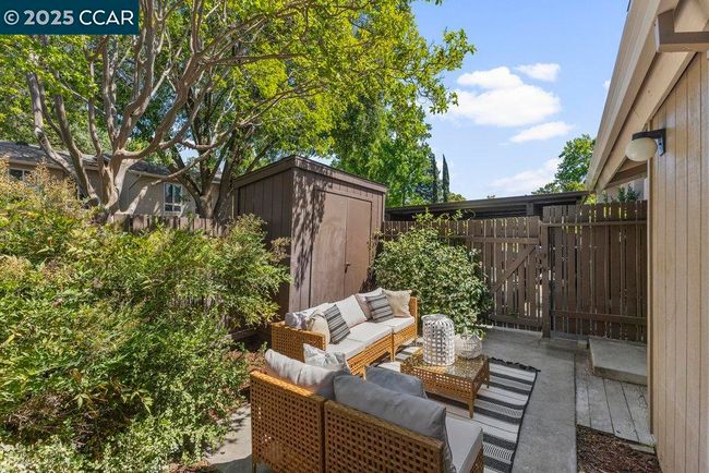 2408 Westcliffe Ln, Townhouse with 2 bedrooms, 1 bathrooms and 1 parking in Walnut Creek CA | Image 30