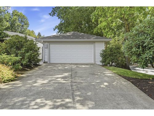 8274 Sw Lafayette Way, Wilsonville, OR, 97070-6410 | Card Image