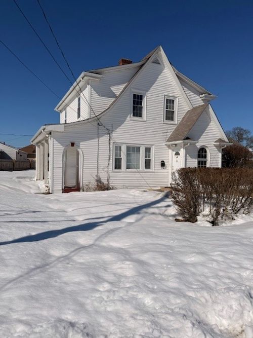 15 Pershing St, Cranston, RI, 02910-2609 | Card Image