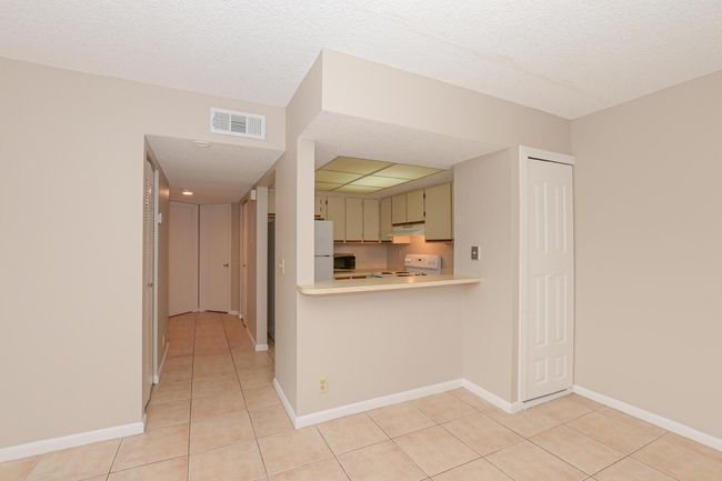 103 - 1540 Se Royal Green Cir, Condo with 2 bedrooms, 2 bathrooms and null parking in Port St. Lucie FL | Image 6