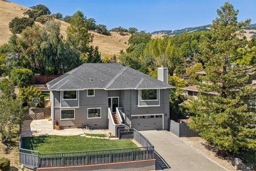 212 San Ramon Way, Novato, CA, 94945 | Card Image