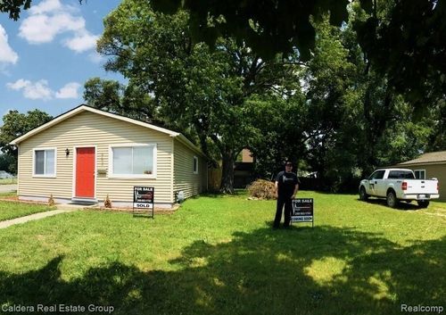 1005 Muir Ave, Hazel Park, MI, 48030-2664 | Card Image
