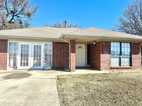 728 N Main St, Ada, OK, 74820-9570 | Card Image