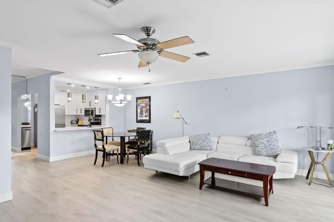 111 Ocean Dunes Cir, Condo with 2 bedrooms, 3 bathrooms and null parking in Jupiter FL | Image 5