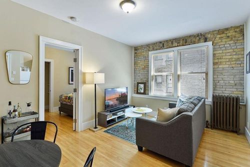 23-2218 Nicollet Ave, Minneapolis, MN, 55404-3304 | Card Image