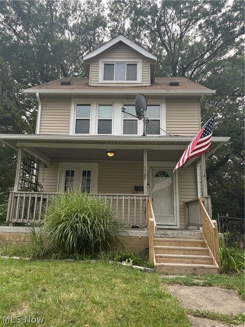 1012 Kling St, Akron, OH, 44301-1523 | Card Image