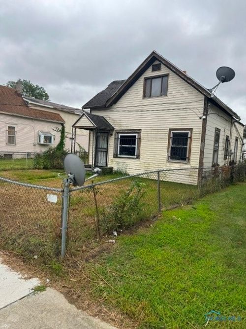 1015 Belmont Ave, Toledo, OH, 43607-4247 | Card Image