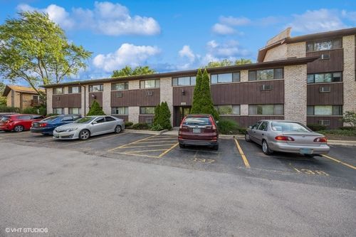 apt-4-4436 Arbor Cir, Downers Grove, IL, 60515-2508 | Card Image