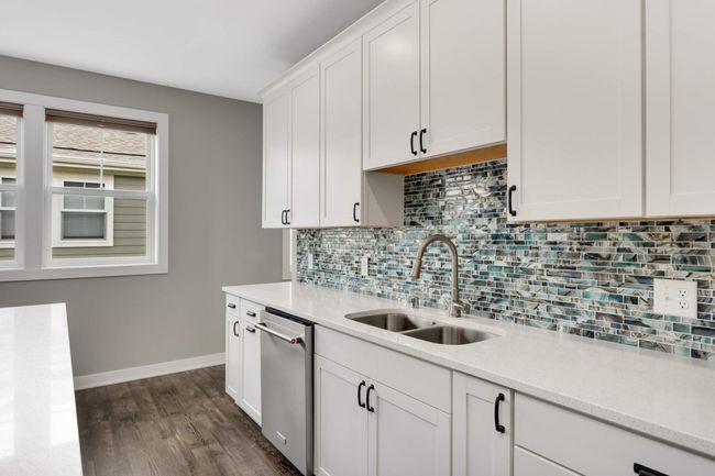 15590 Duck Trail Ln, Townhouse with 4 bedrooms, 4 bathrooms and null parking in Apple Valley MN | Image 13