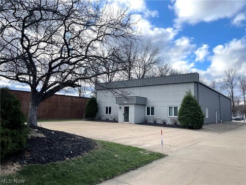 38316 Airport Pkwy, Willoughby, OH, 44094-7579 | Card Image