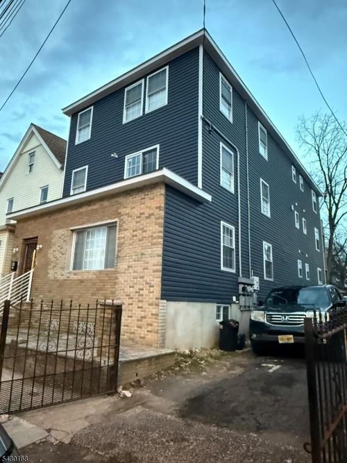 56 Cummings St, Irvington, NJ, 07111-2511 | Card Image