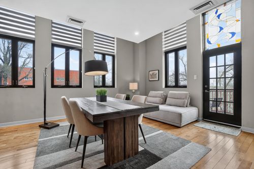 202-2250 Av Papineau, Montréal, QC, H2K4J6 | Card Image