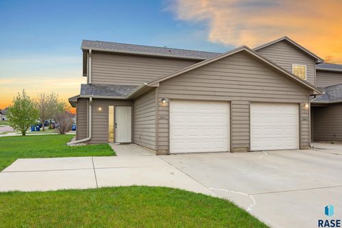 3861 N Galaxy Ln, Sioux Falls, SD, 57107-2037 | Card Image