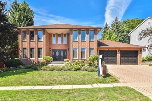 28 Walnut Dr, Guelph, ON, N1E4B3 | Card Image