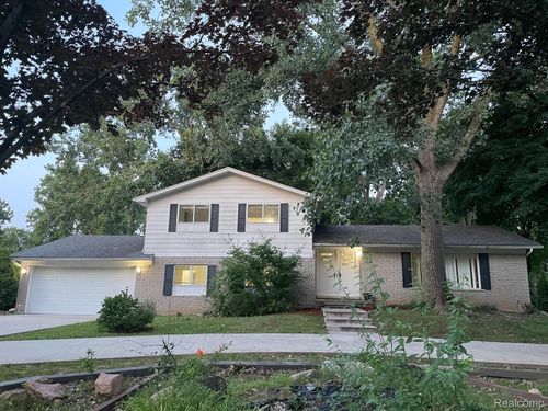 7421 Heather Heath, West Bloomfield, MI, 48322-3617 | Card Image