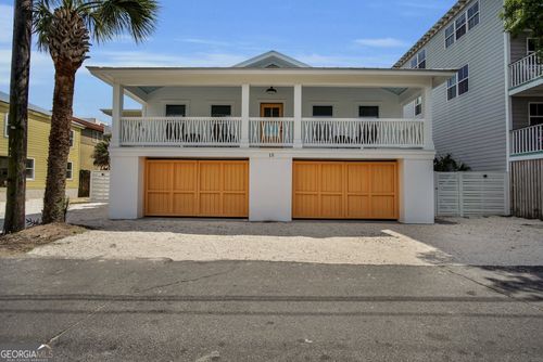 15 Izlar Ave, Tybee Island, GA, 31328-9649 | Card Image
