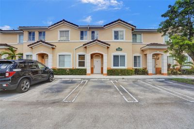 104 - 7361 Nw 174th Ter, Condo with 4 bedrooms, 3 bathrooms and null parking in Hialeah FL | Image 1