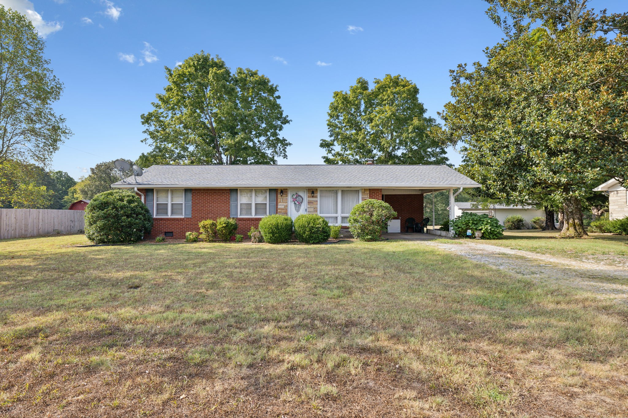 Smith Ave, Hohenwald, TN 38462