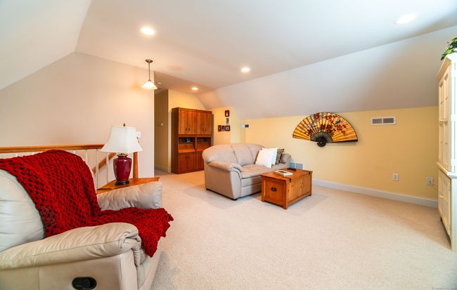 Upper Level Family Room | Image 31