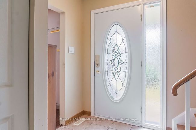 1 Dunbarton Cres, House other with 4 bedrooms, 3 bathrooms and 4 parking in Brampton ON | Image 4