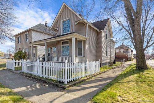 17 W James St, River Rouge, MI, 48218-1375 | Card Image